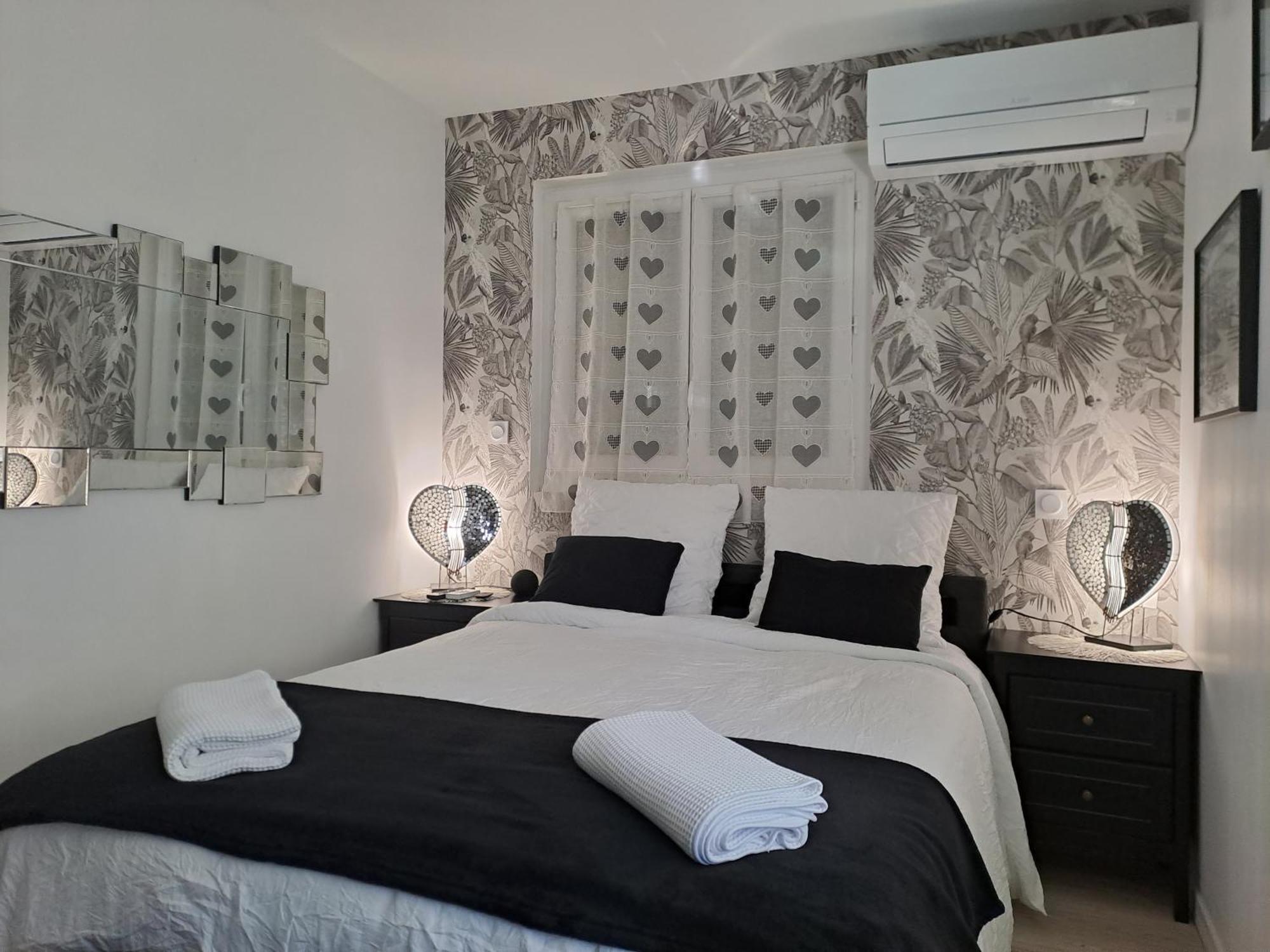 Les Pieds Dans L'Eau Apartment Sainte-Marie-la-Mer Exterior photo